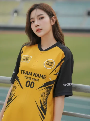 นางแบบใส่เสื้อกีฬาสีเหลือง ลายเชฟรอนแปรง เหลือง-ดำ สั่งทำ สั่งทำใส่ชื่อทีม